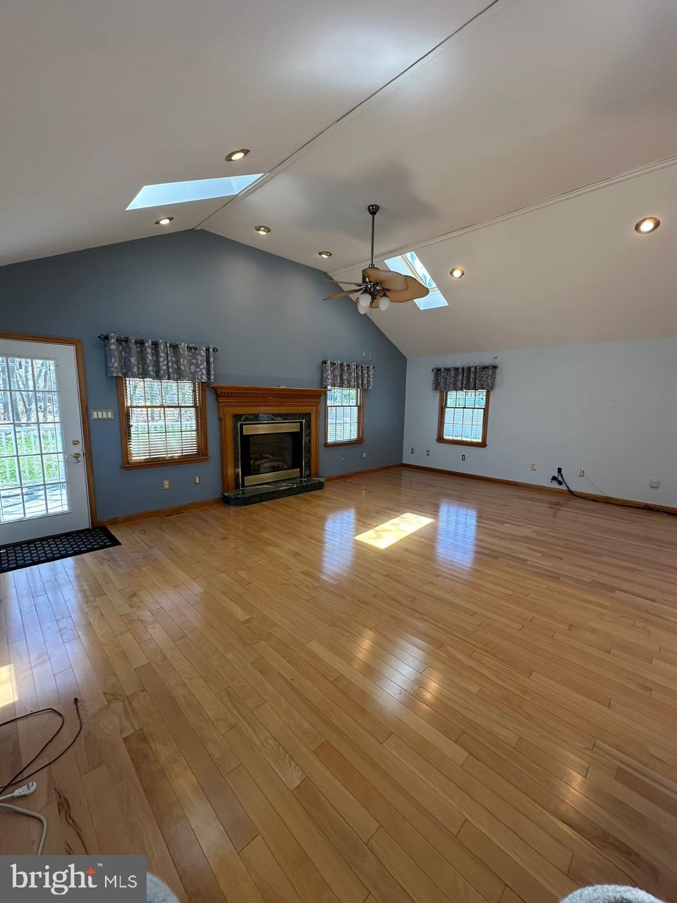 18 Summit Dr