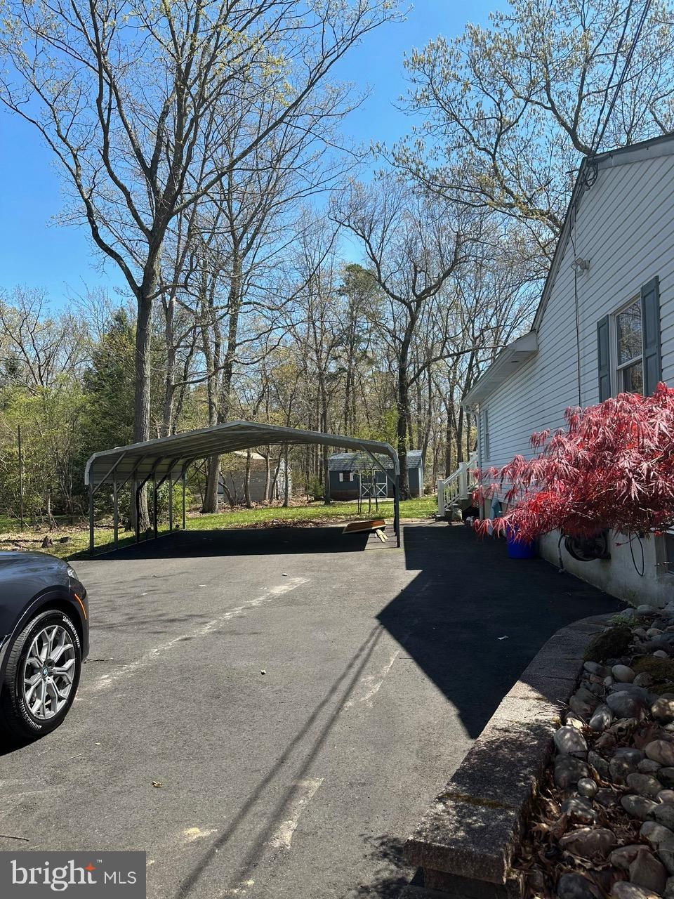 18 Summit Dr