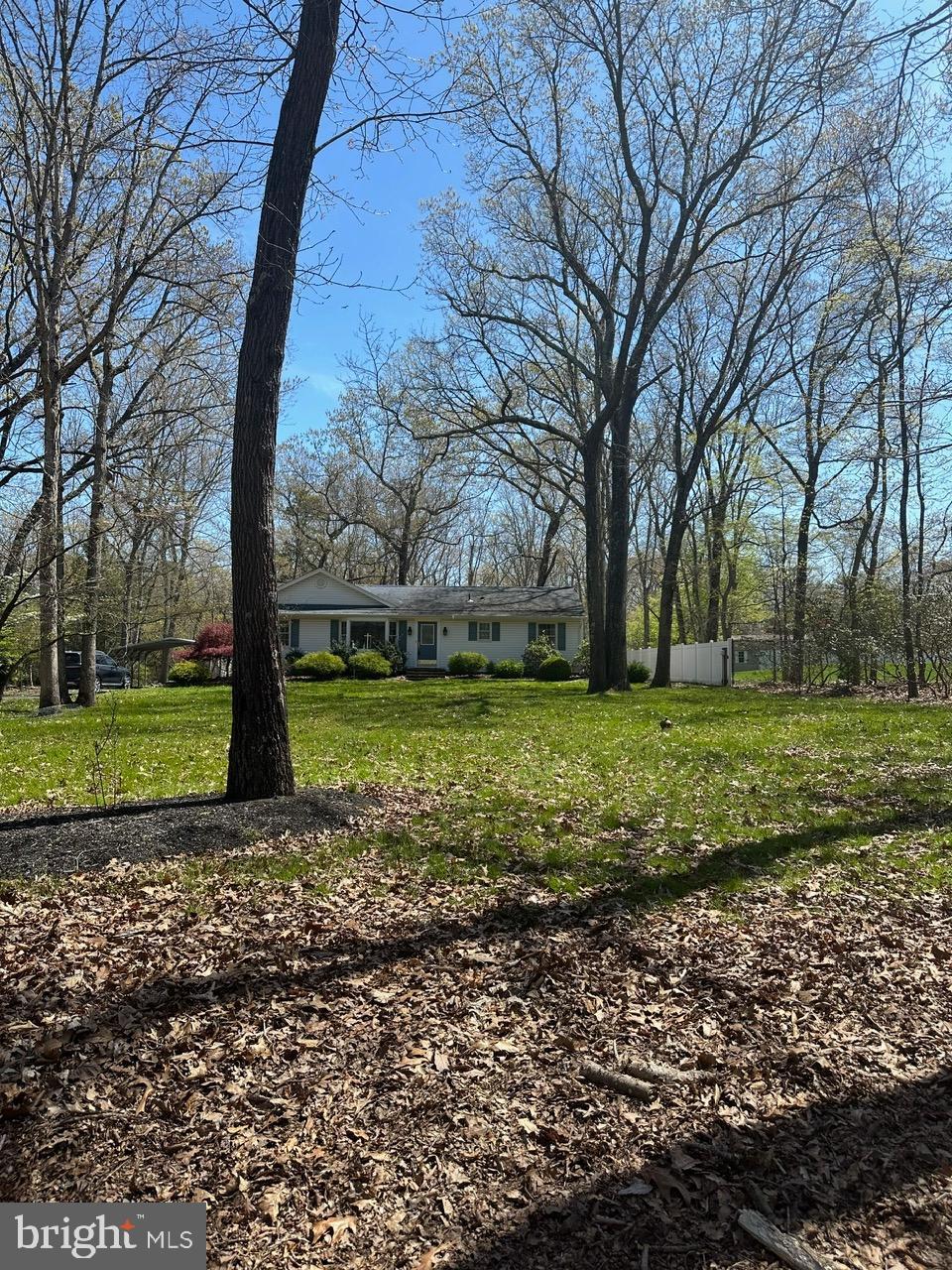 18 Summit Dr