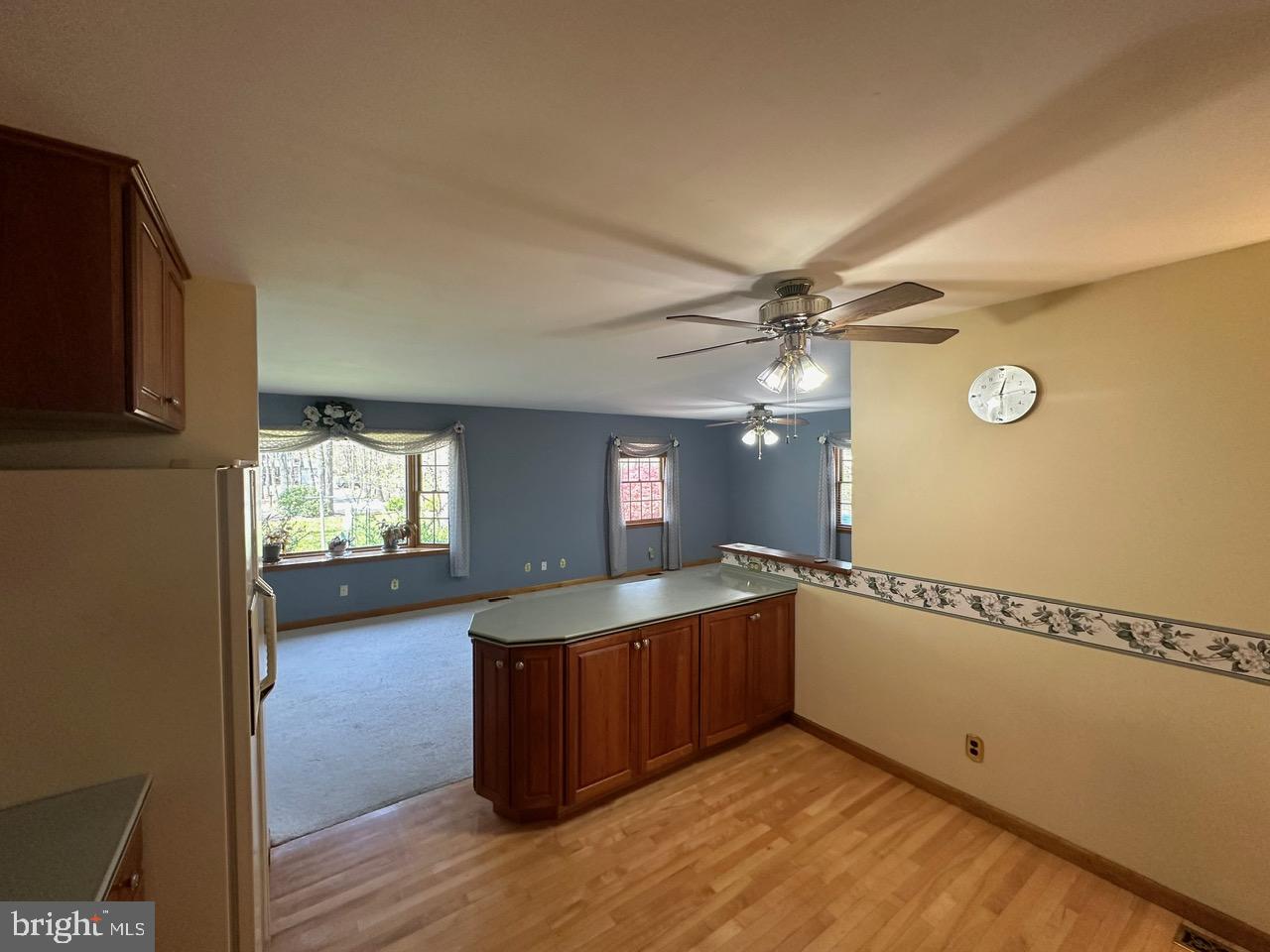 18 Summit Dr