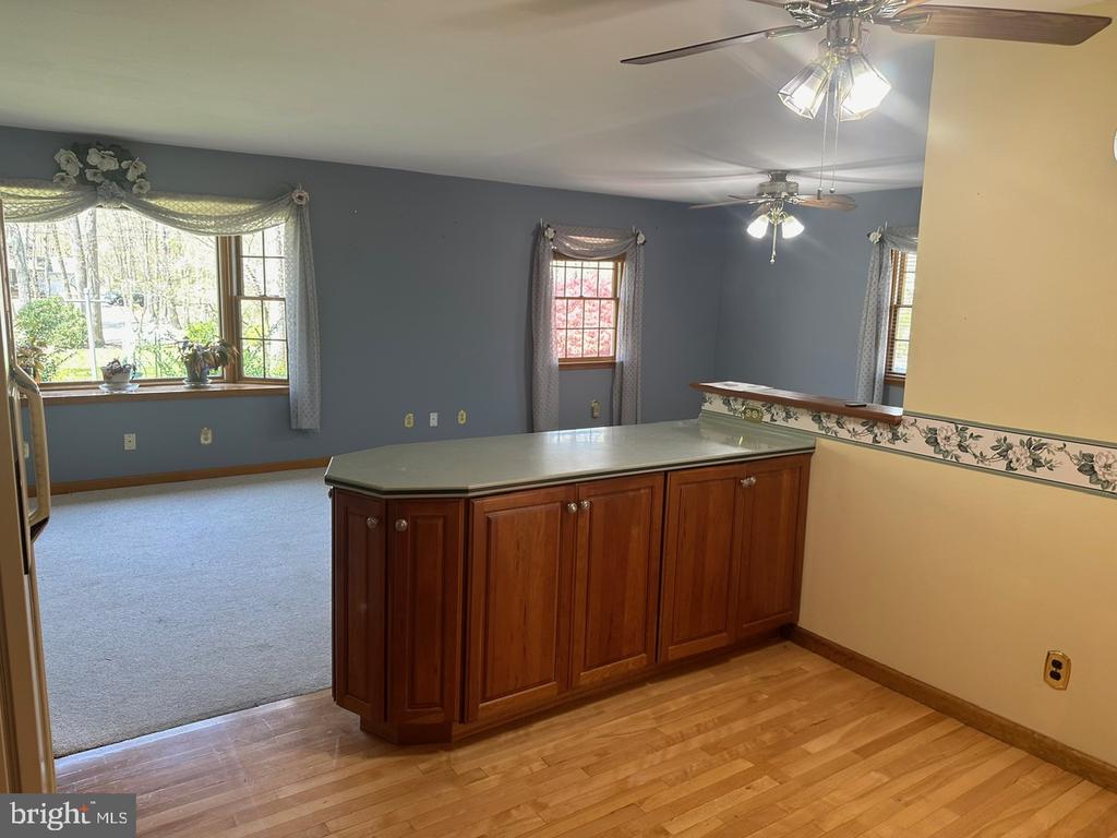 18 Summit Dr