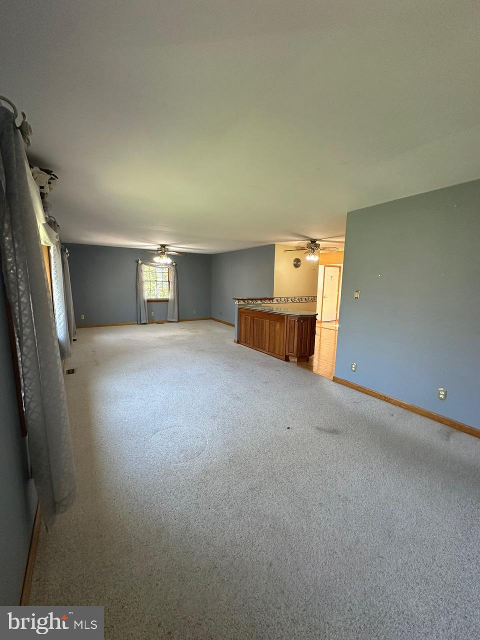 18 Summit Dr