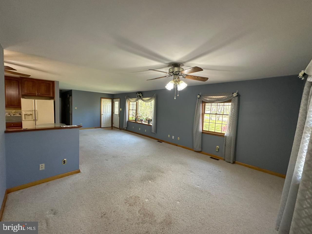 18 Summit Dr