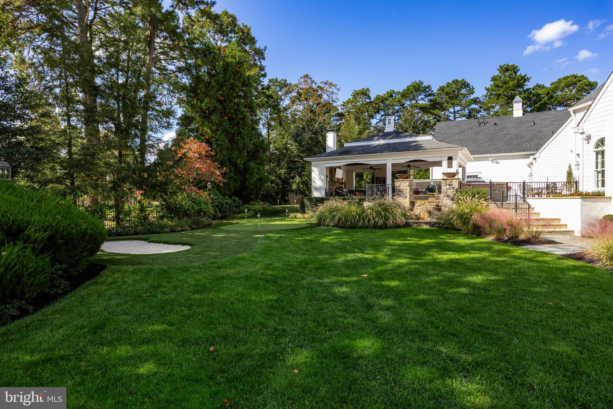 11 Milford Dr