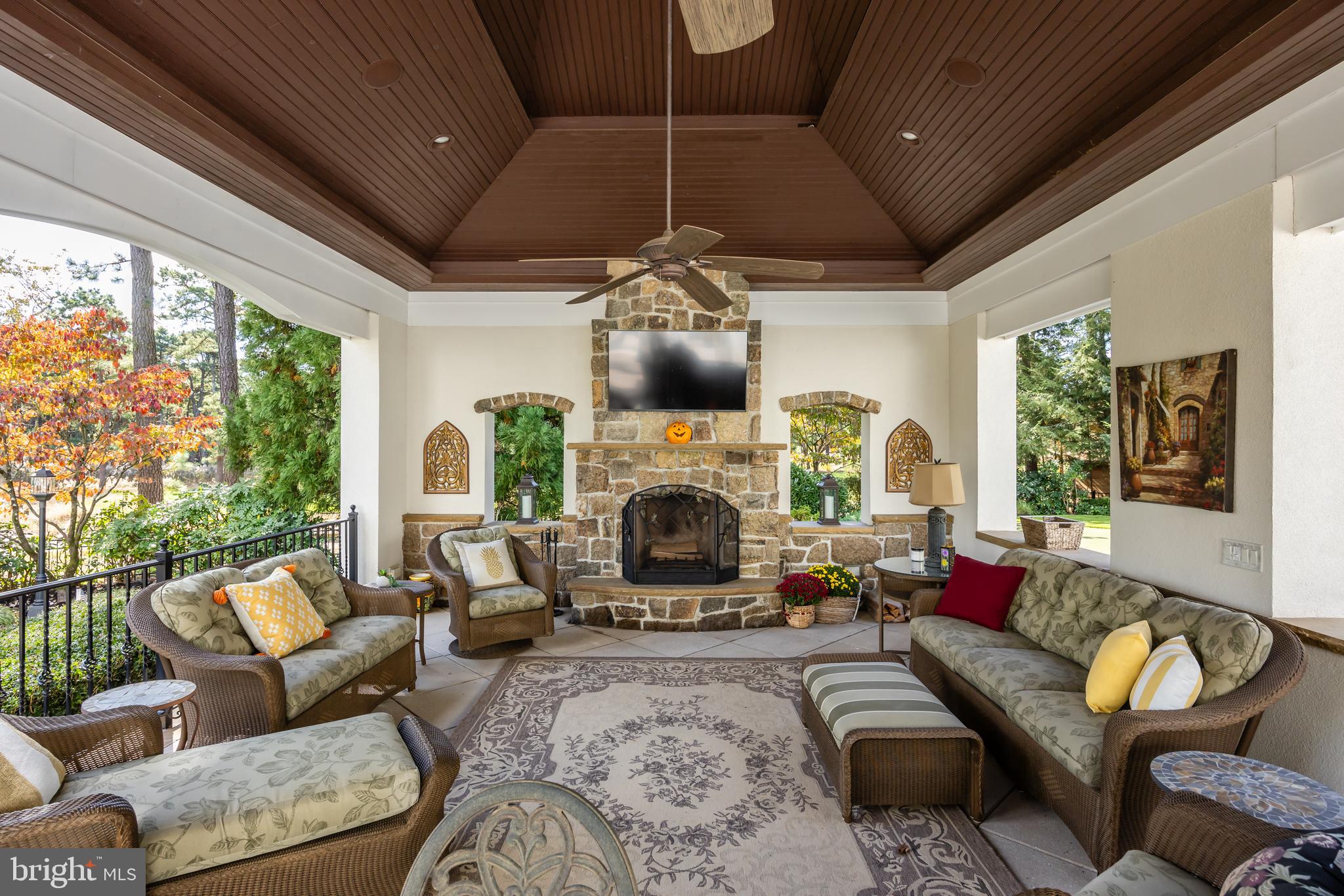 11 Milford Dr