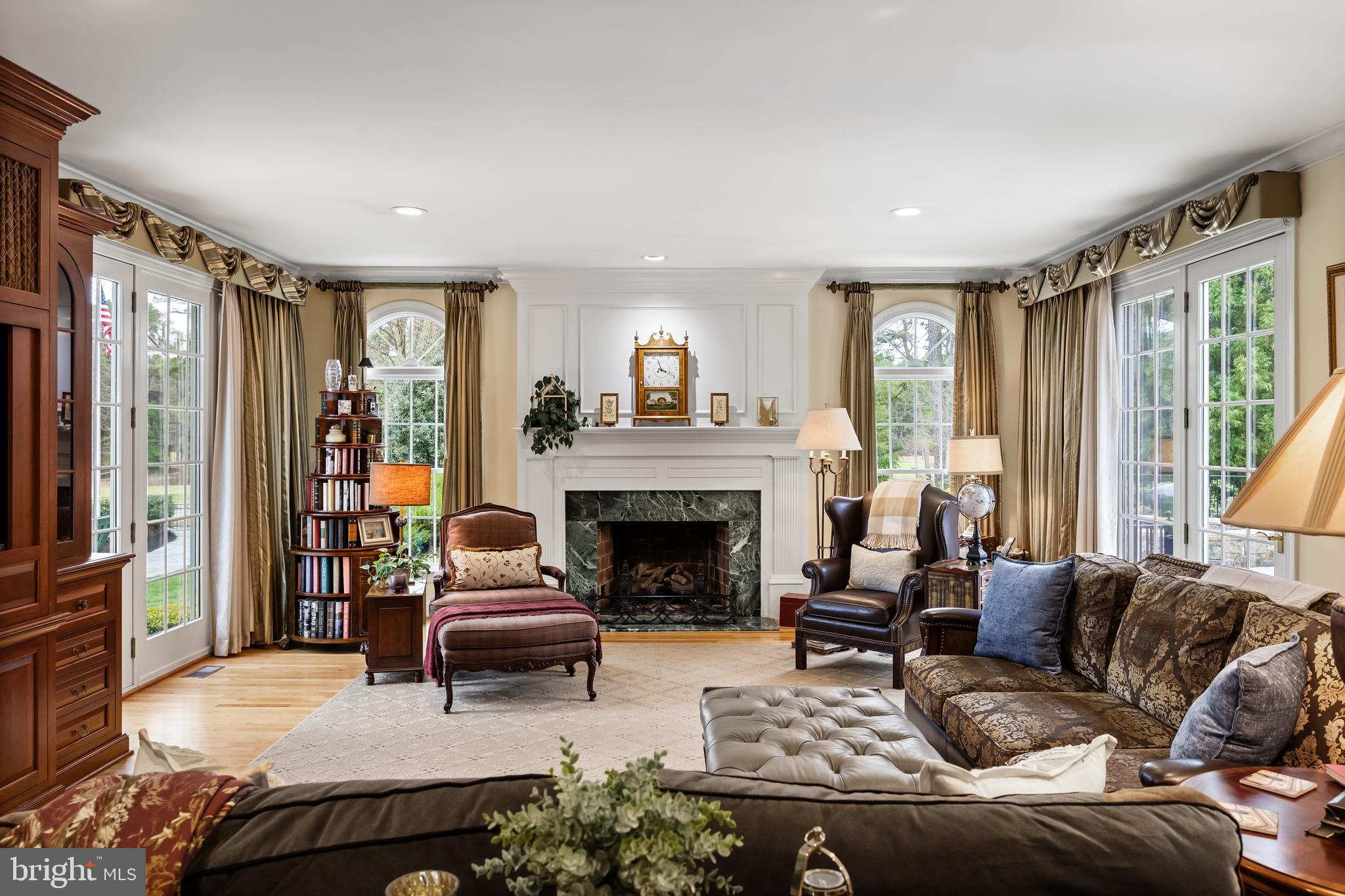 11 Milford Dr