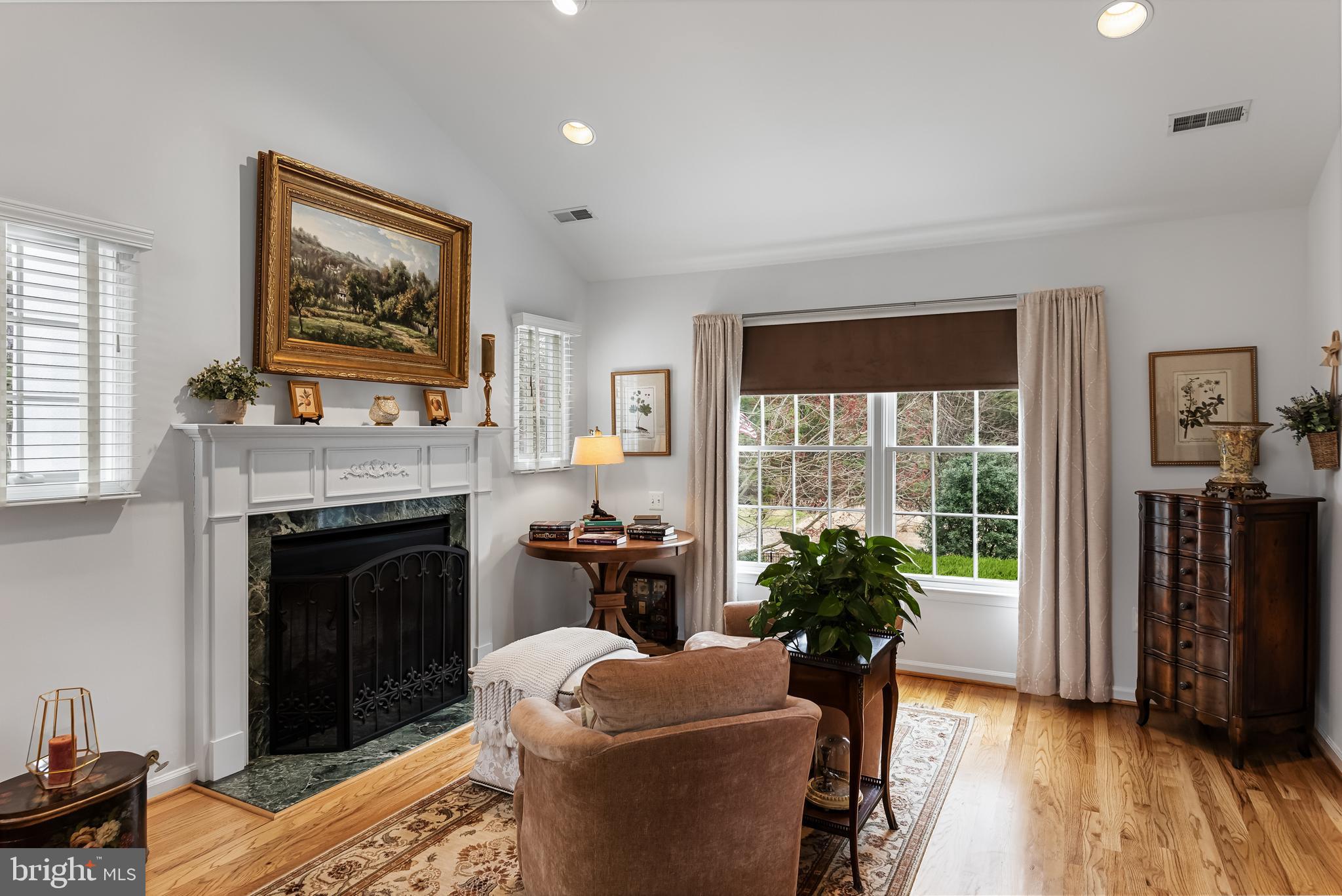 11 Milford Dr