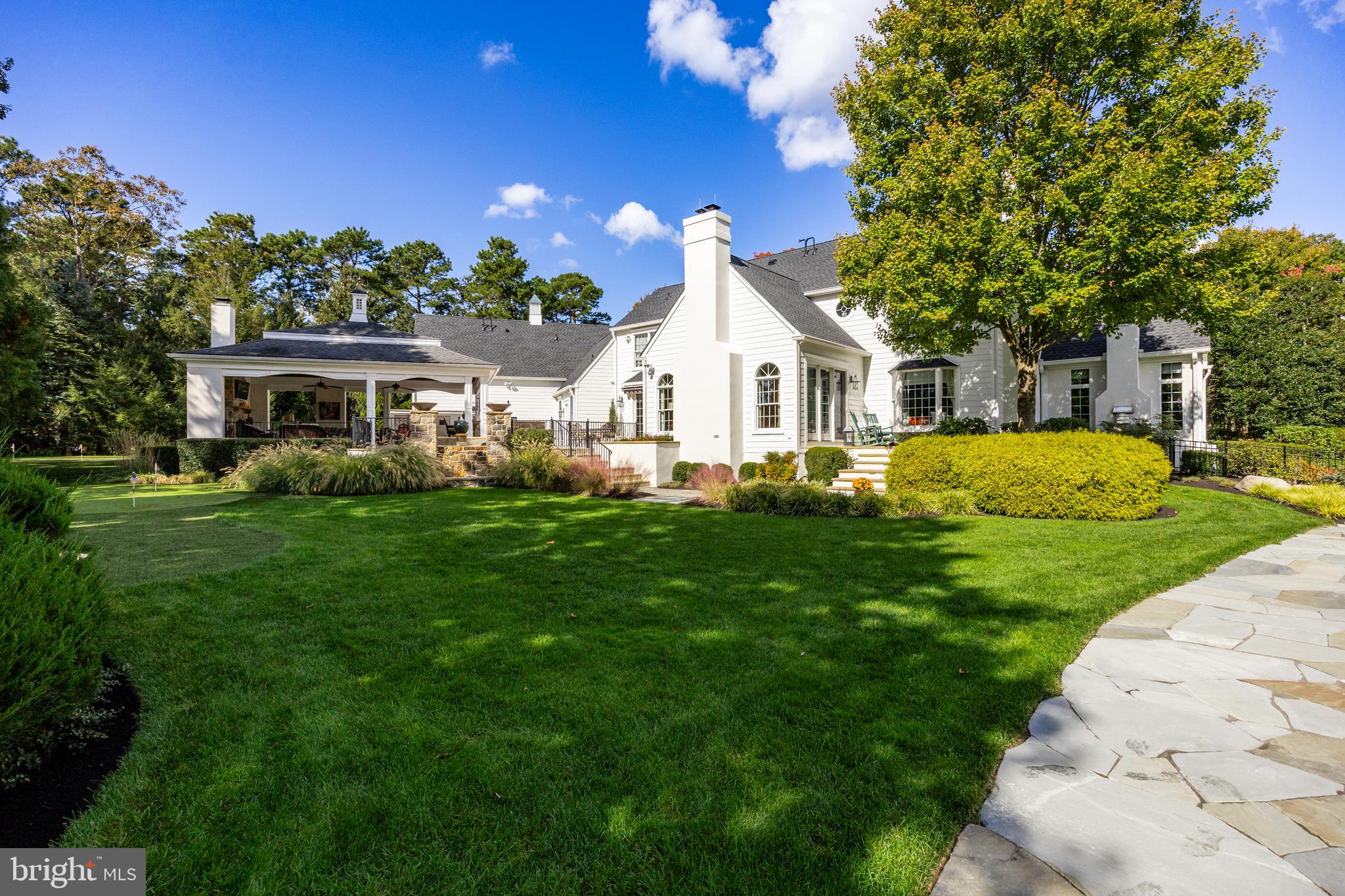 11 Milford Dr