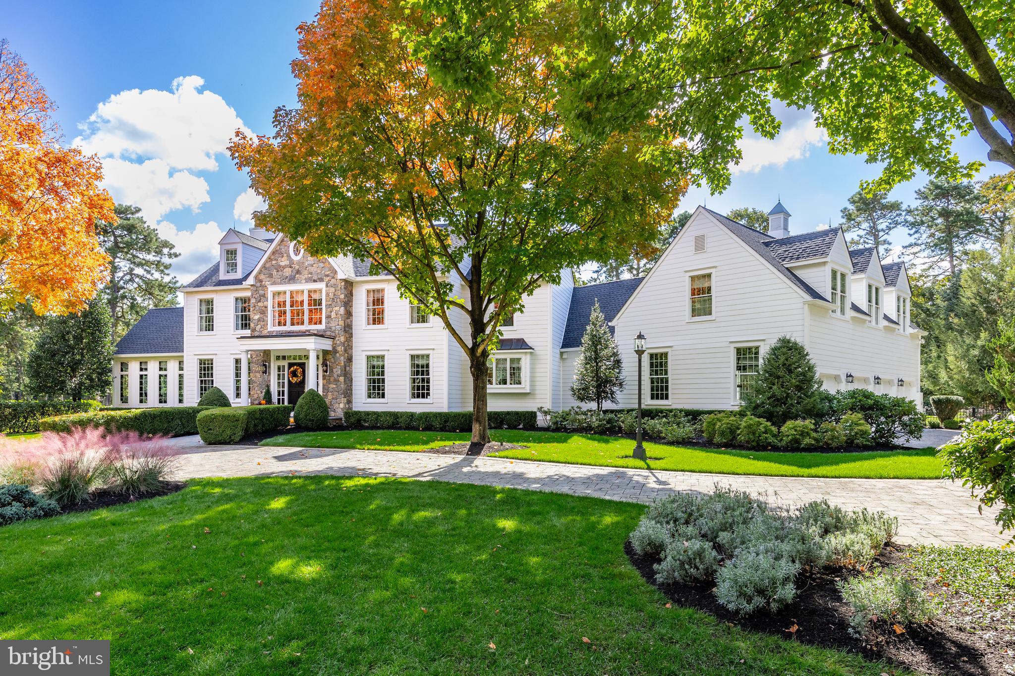 11 Milford Dr