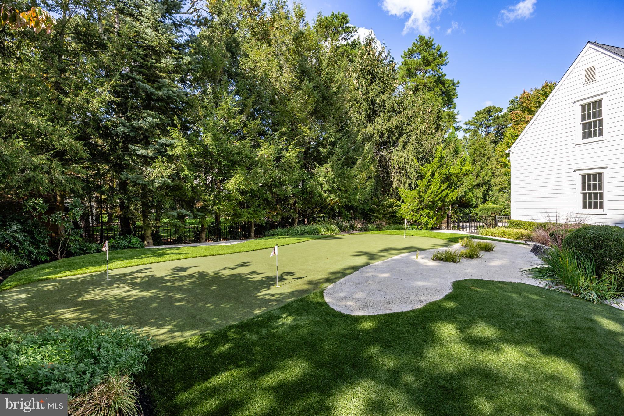 11 Milford Dr