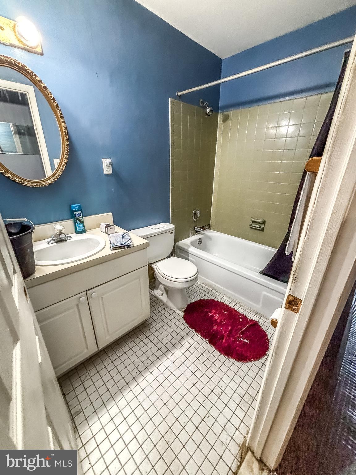 53 E Cedar Ave