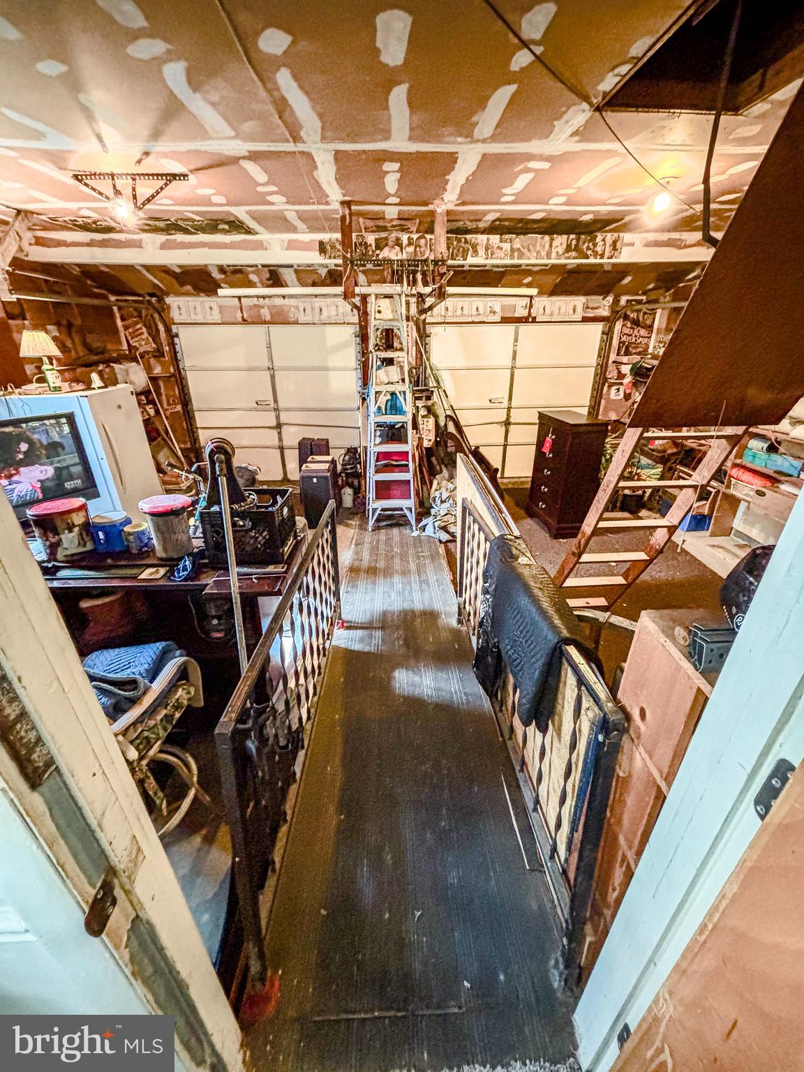 53 E Cedar Ave