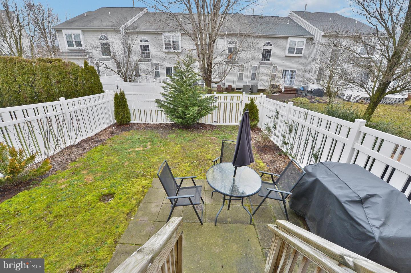38 Carter Ln