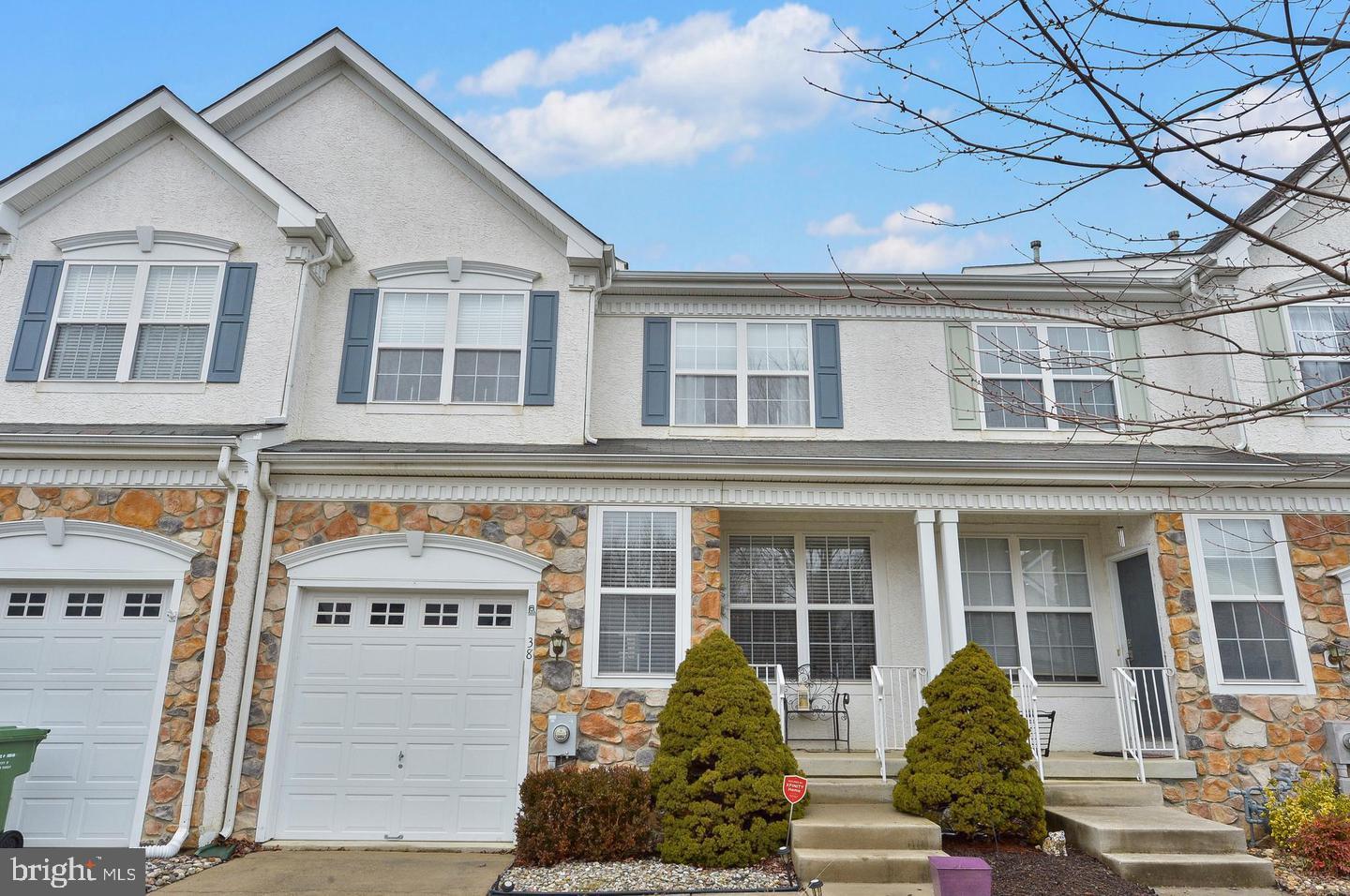 38 Carter Ln