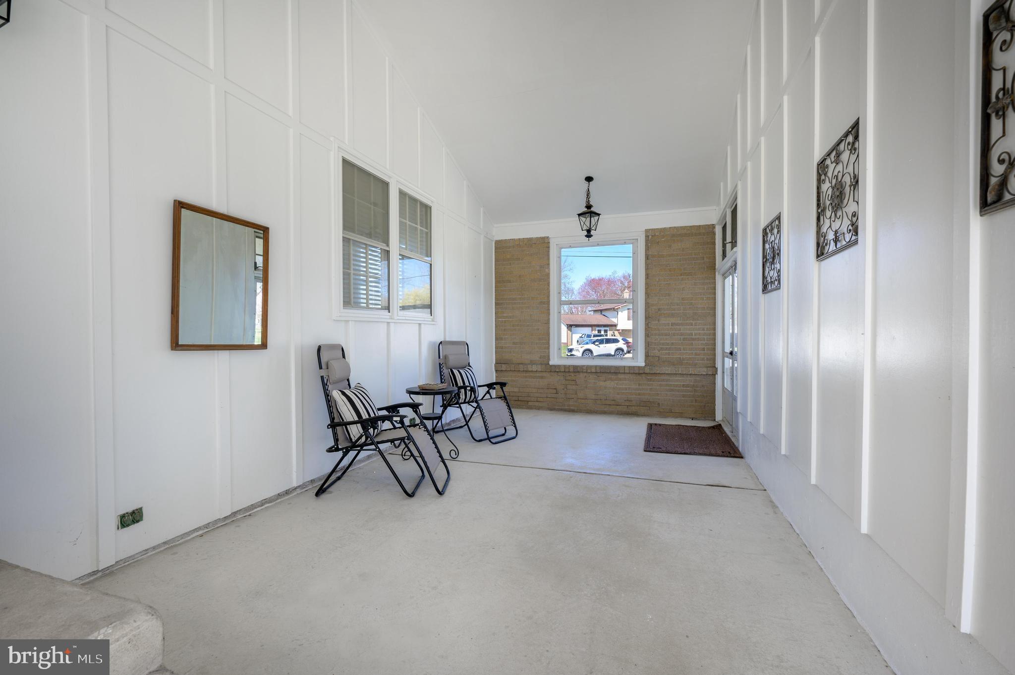 6 CHESTNUT HILL COURT