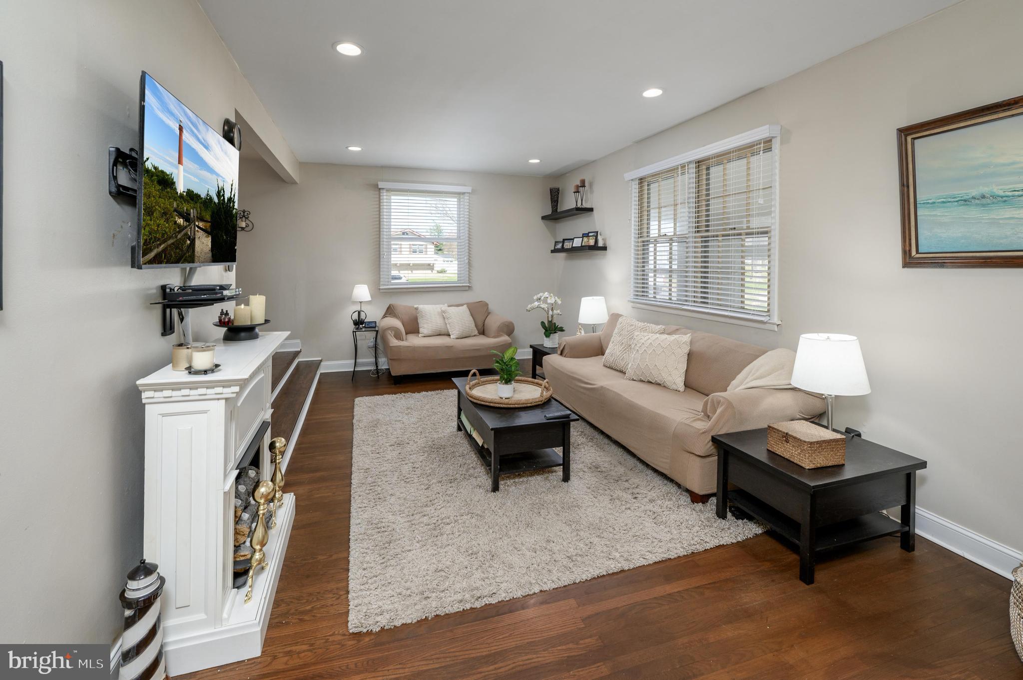 6 CHESTNUT HILL COURT