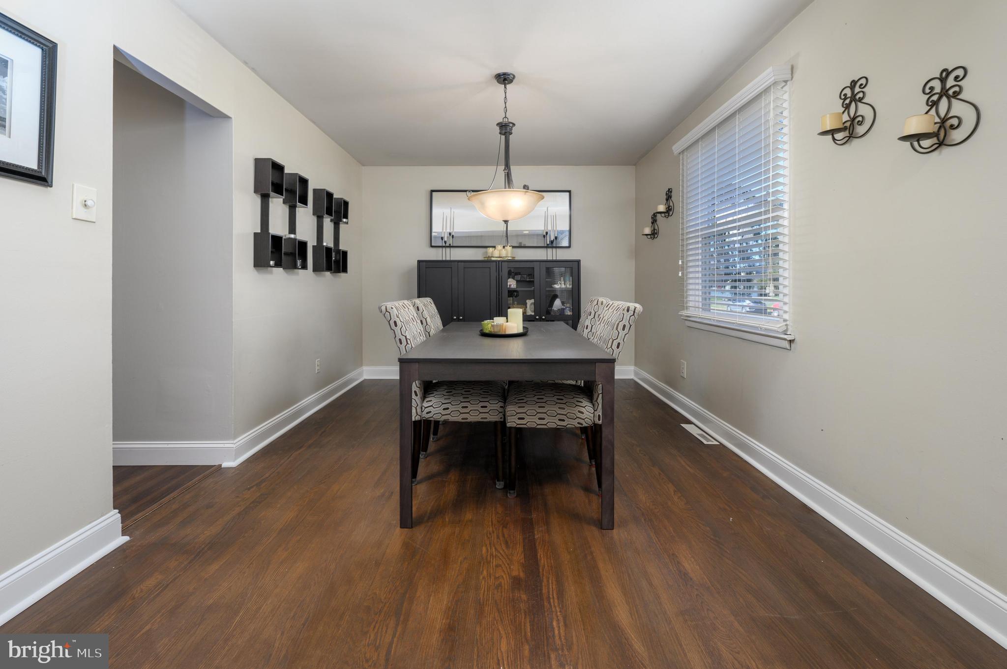 6 CHESTNUT HILL COURT