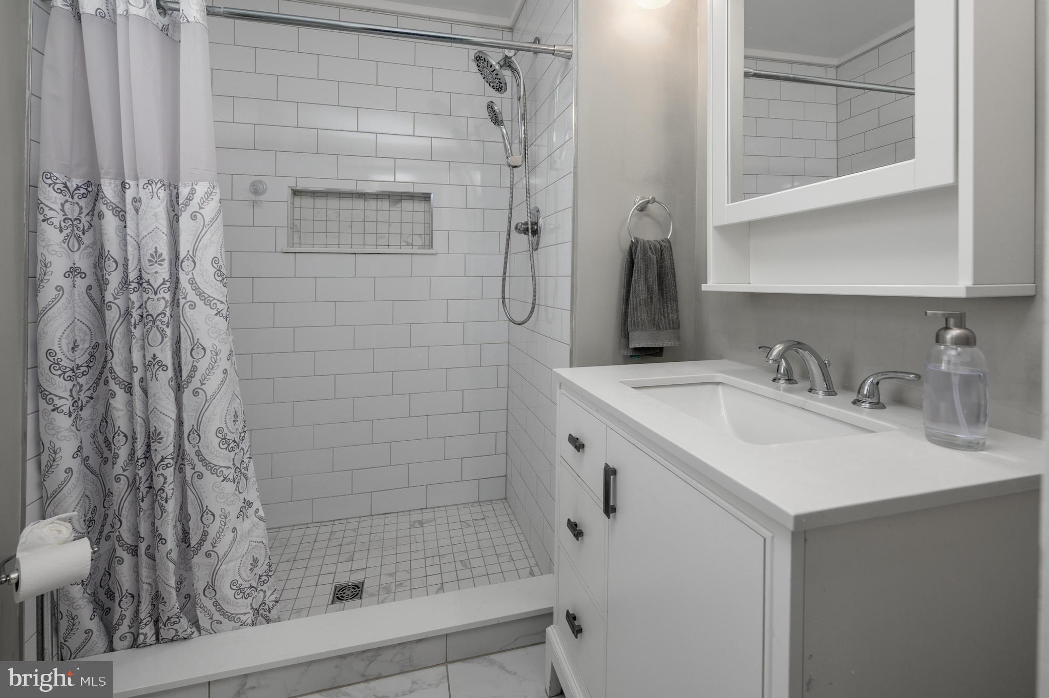 6 CHESTNUT HILL COURT