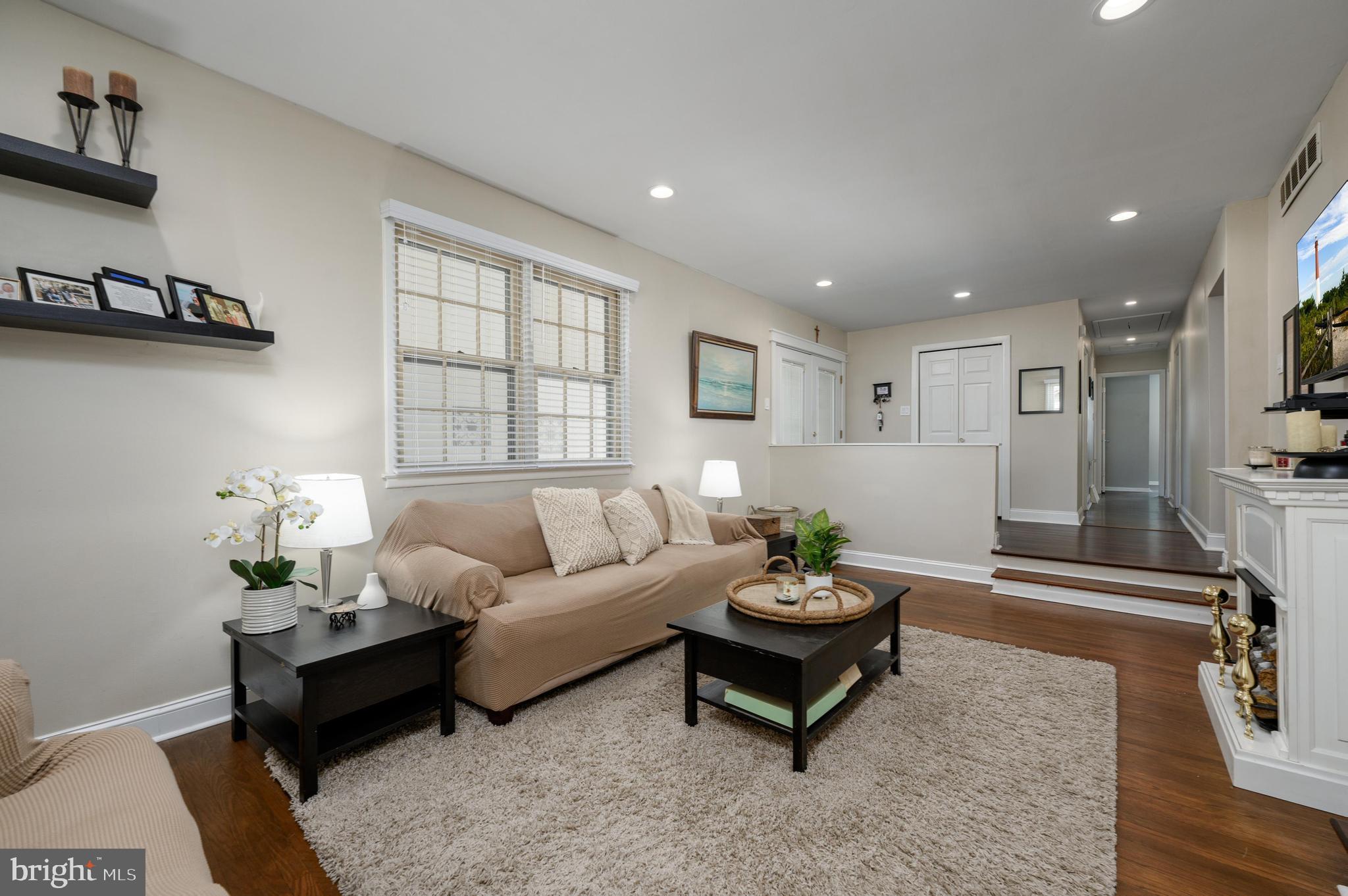 6 CHESTNUT HILL COURT