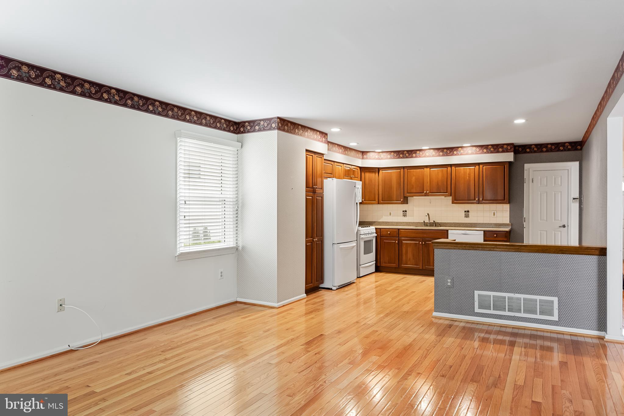2 Dorset Dr