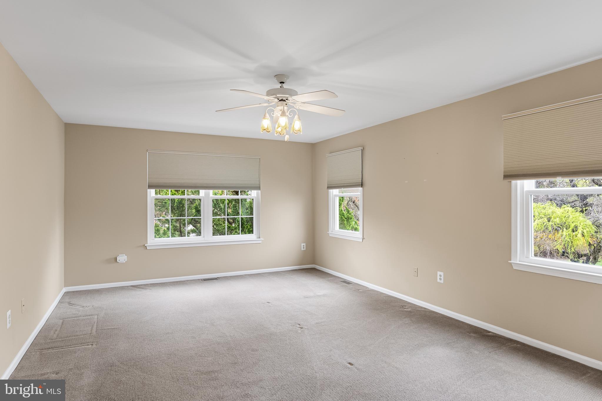 2 Dorset Dr
