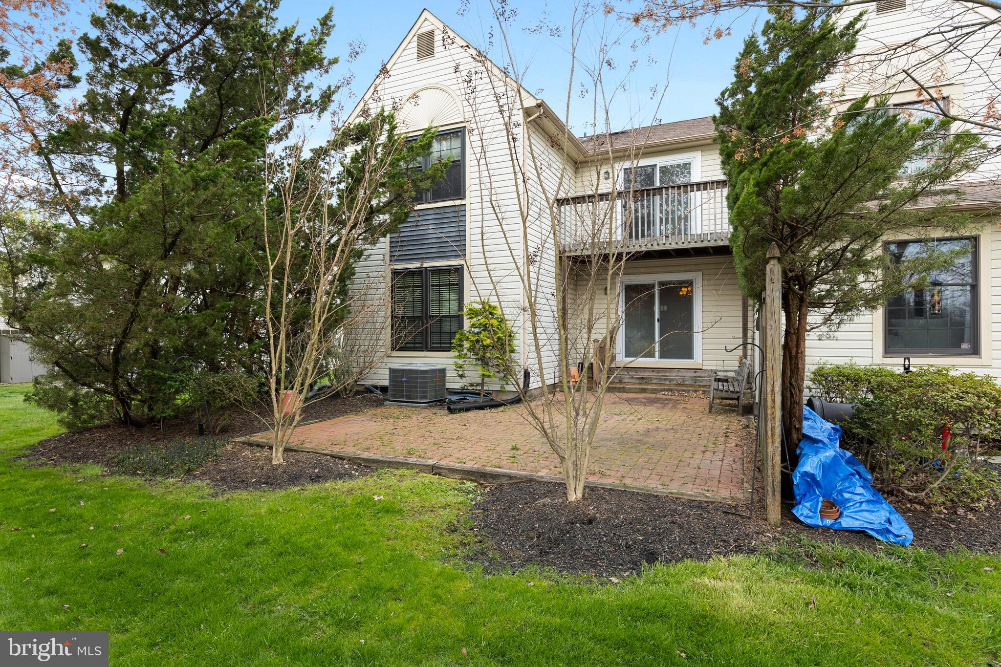 2 Dorset Dr