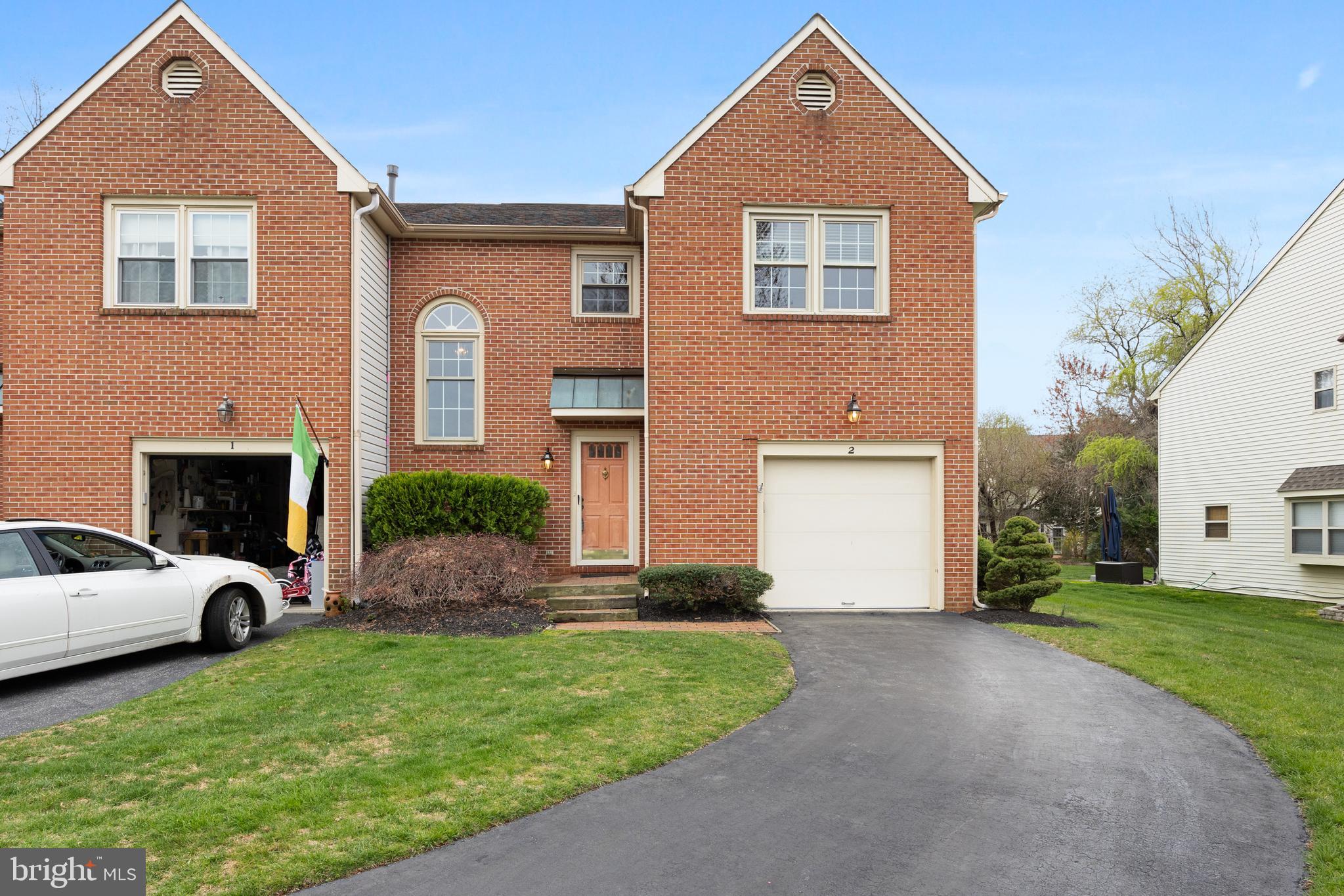 2 Dorset Dr