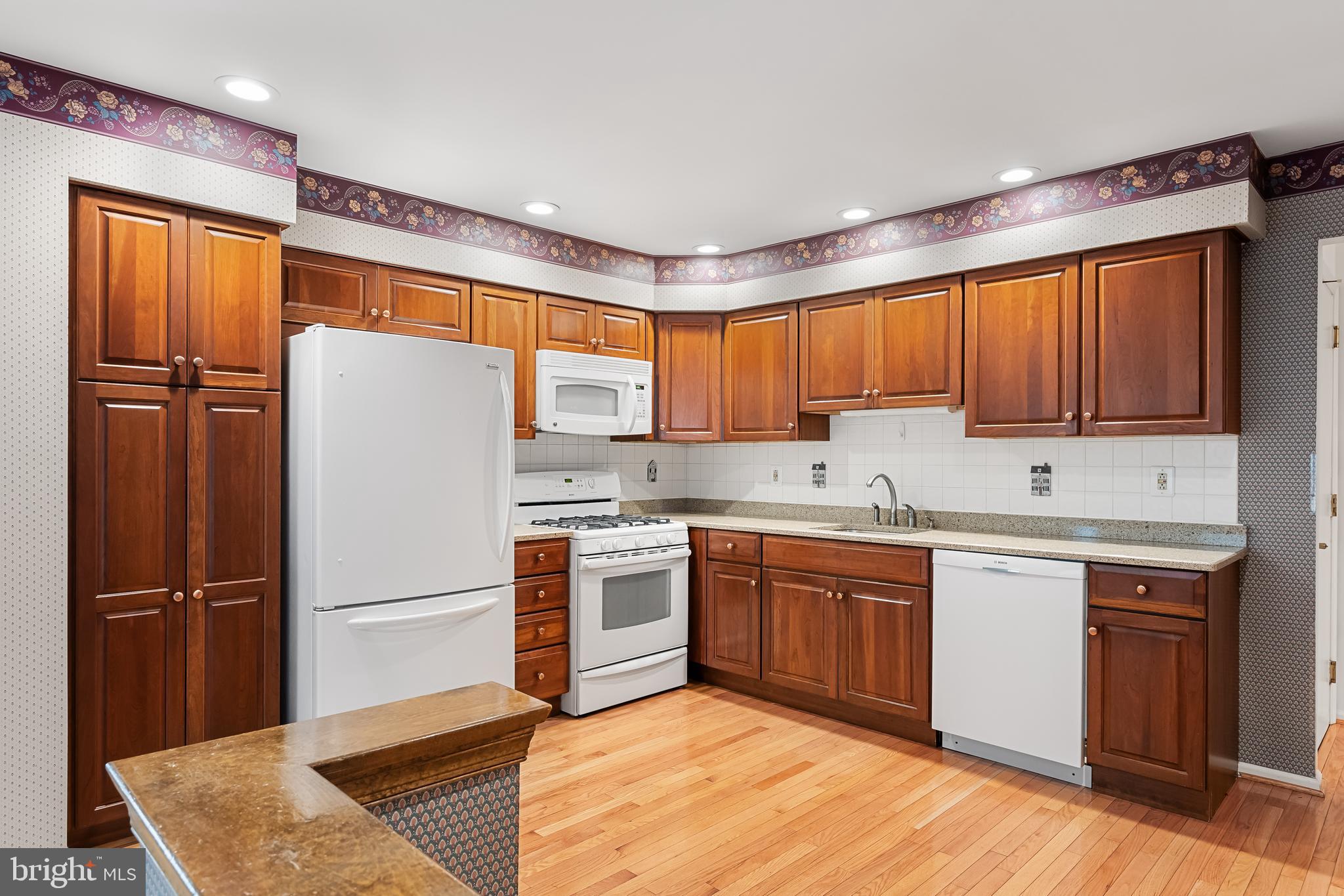 2 Dorset Dr