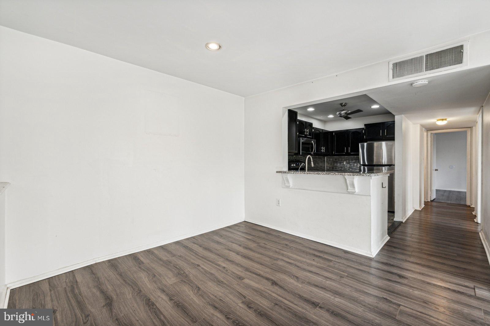 25 S CHURCH ROAD 136