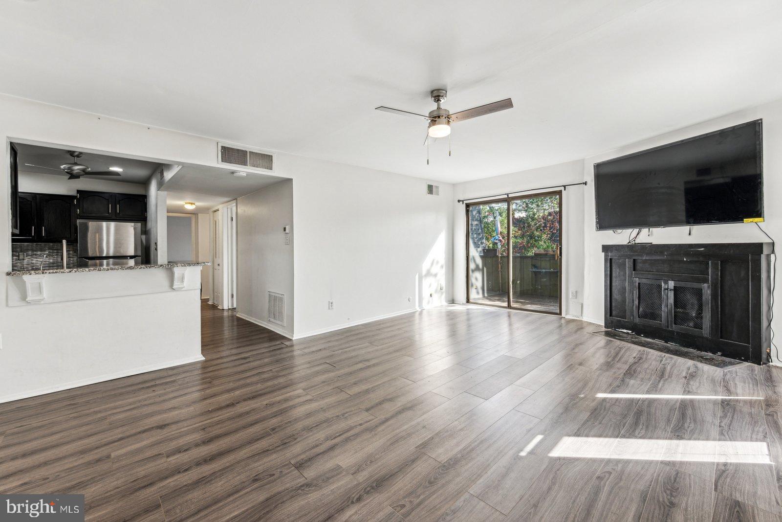 25 S CHURCH ROAD 136