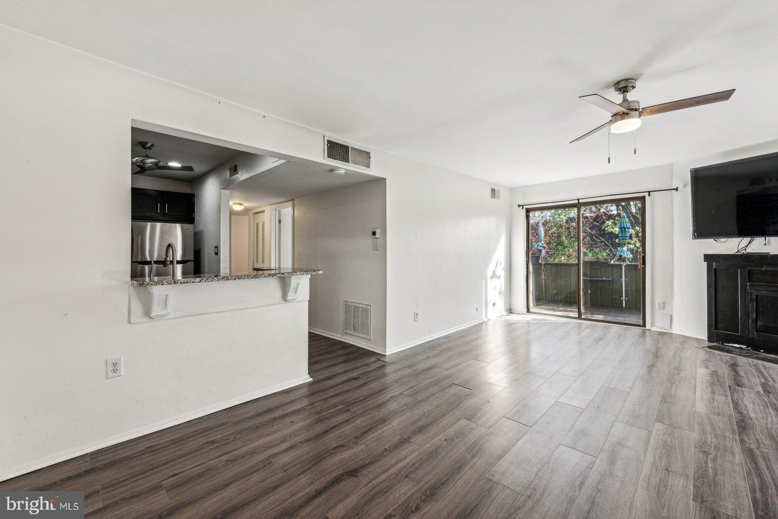 25 S CHURCH ROAD 136