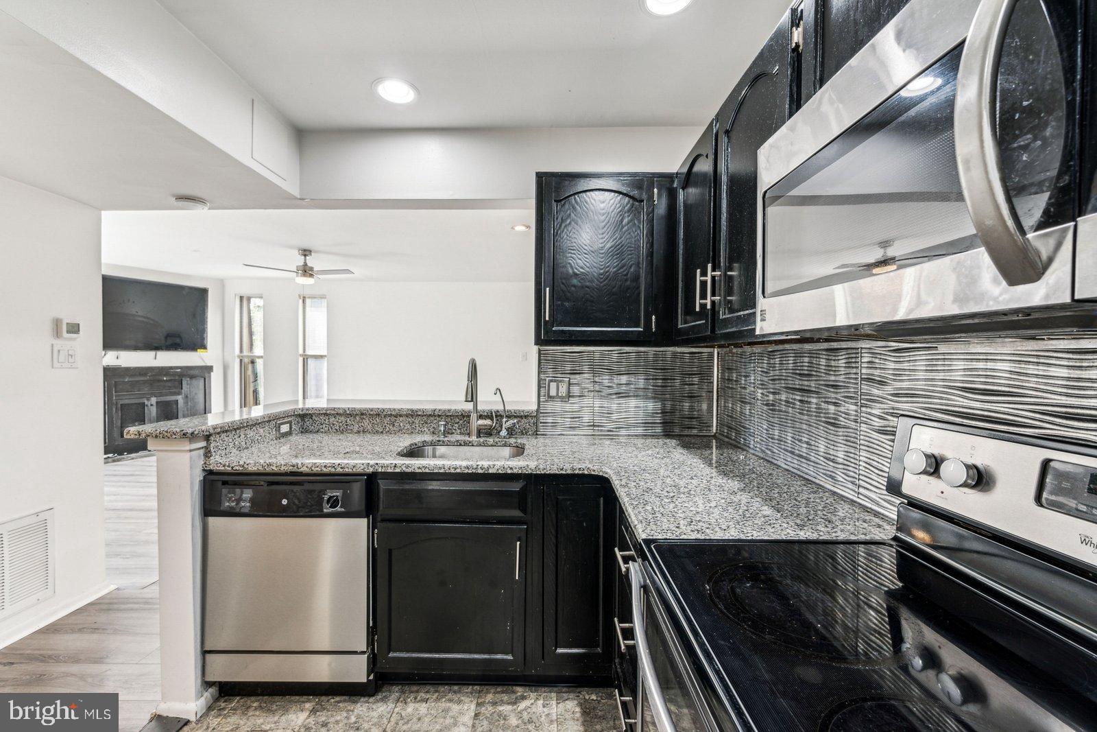 25 S CHURCH ROAD 136