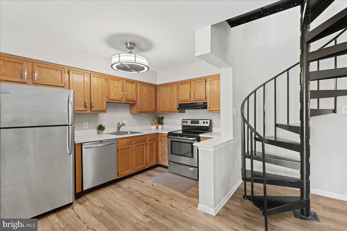 36 SUMMIT COURT