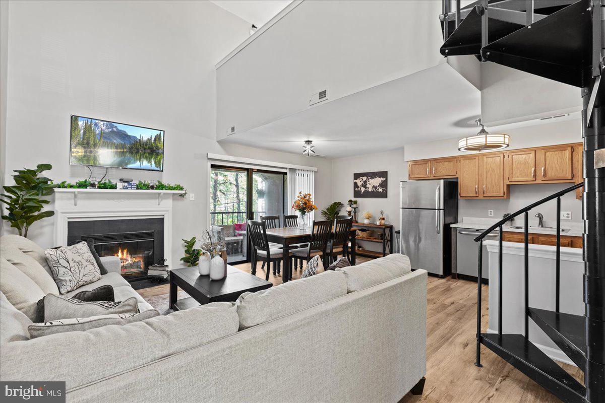 36 SUMMIT COURT