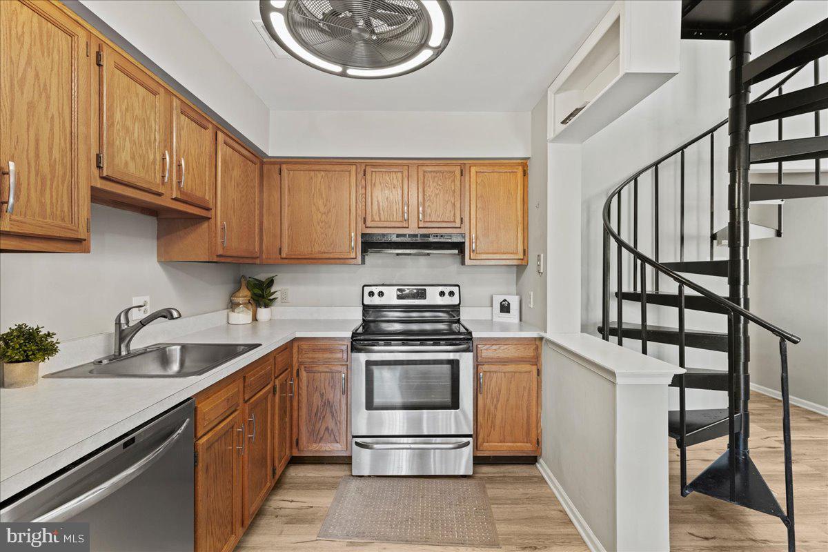 36 SUMMIT COURT