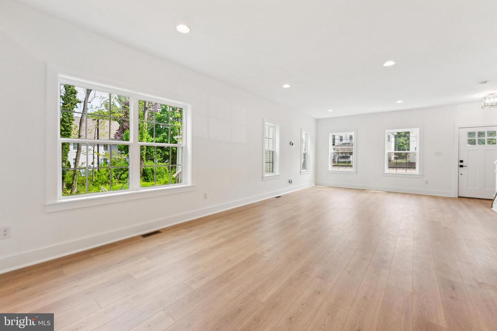 49 E 3RD STREET