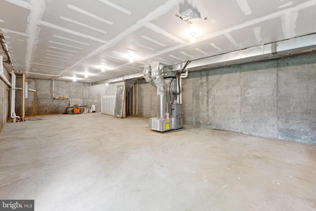 49 E 3RD STREET