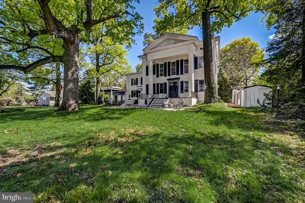 2 Walnut St