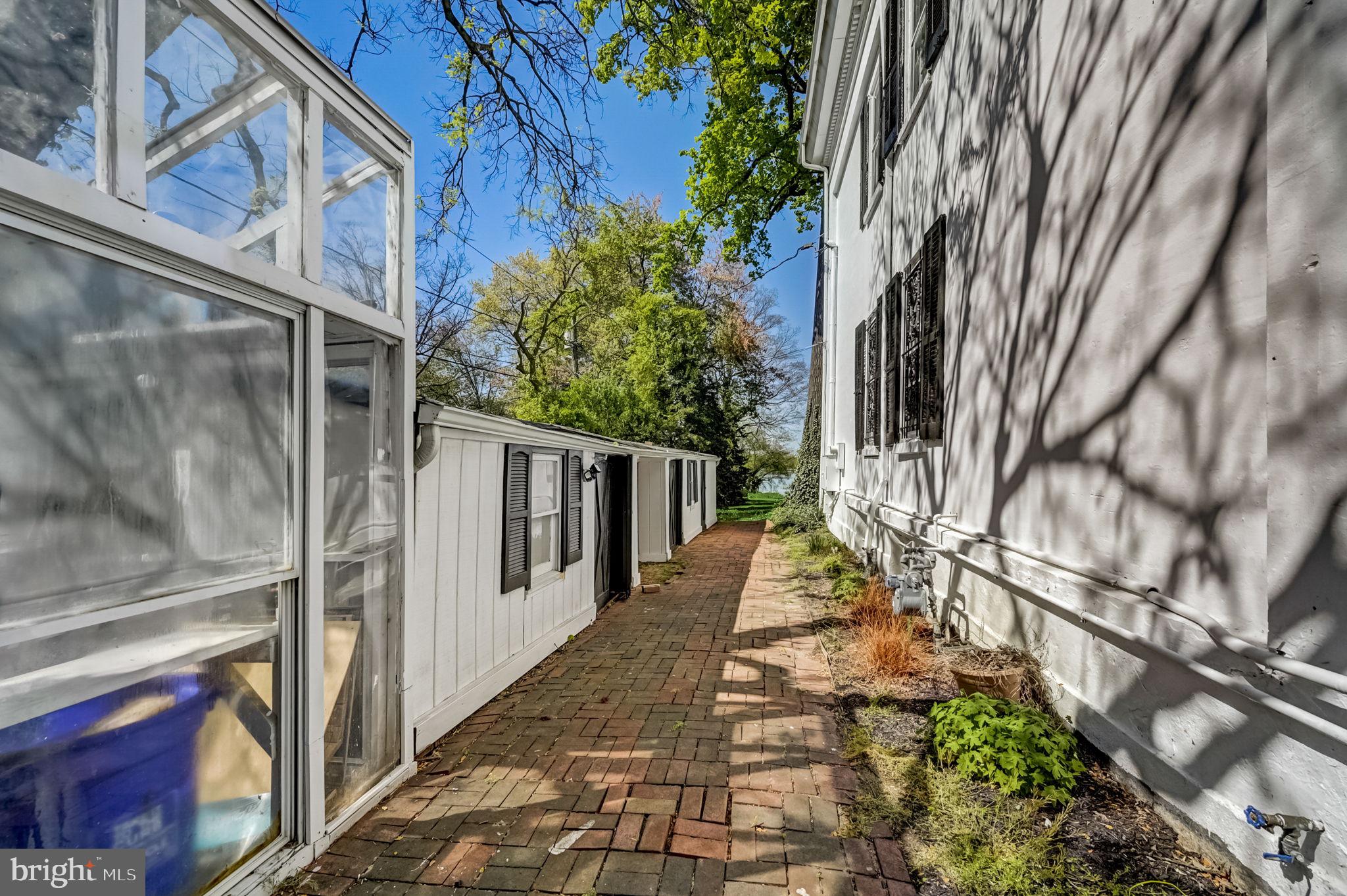2 Walnut St