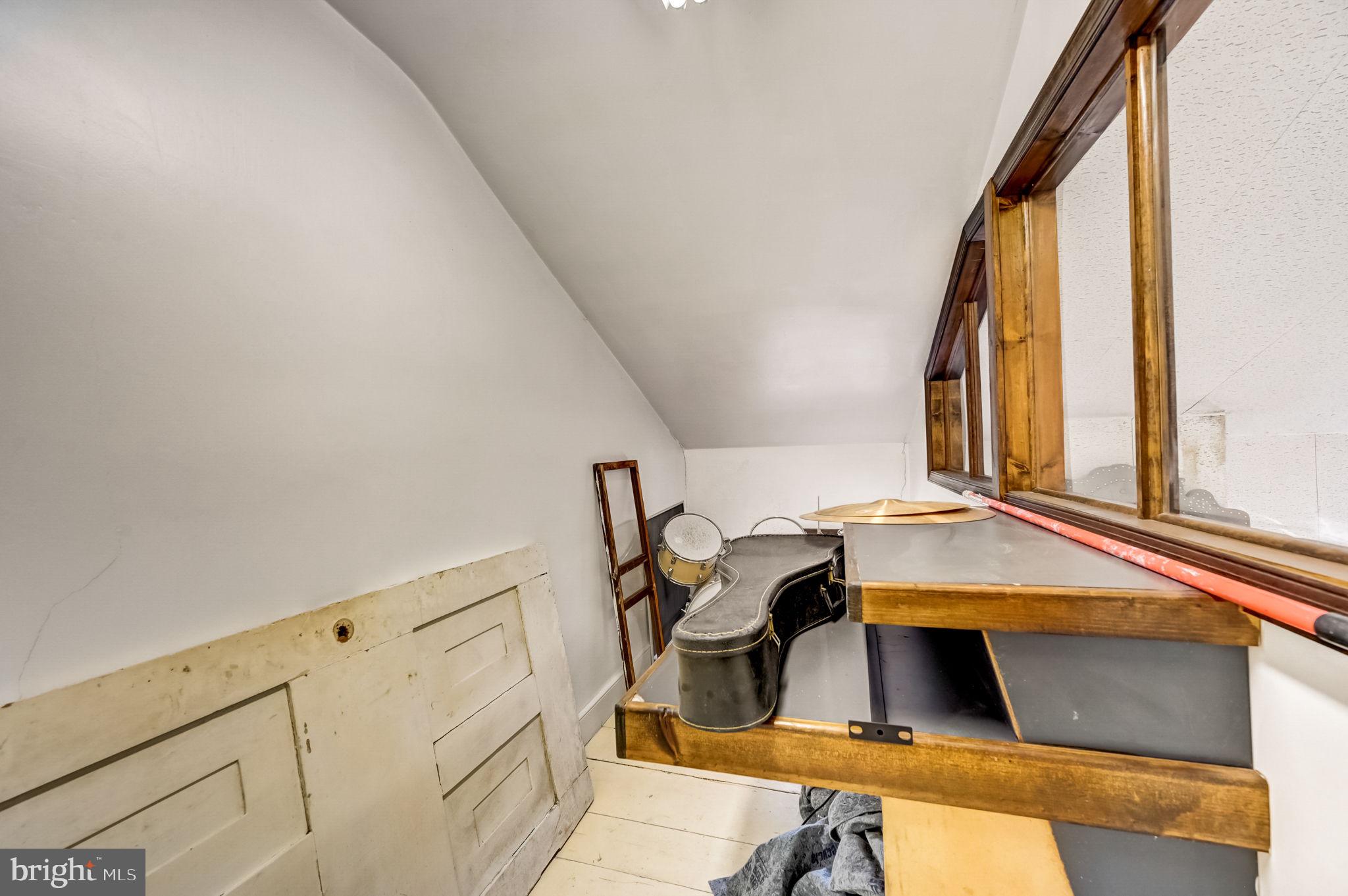 2 Walnut St