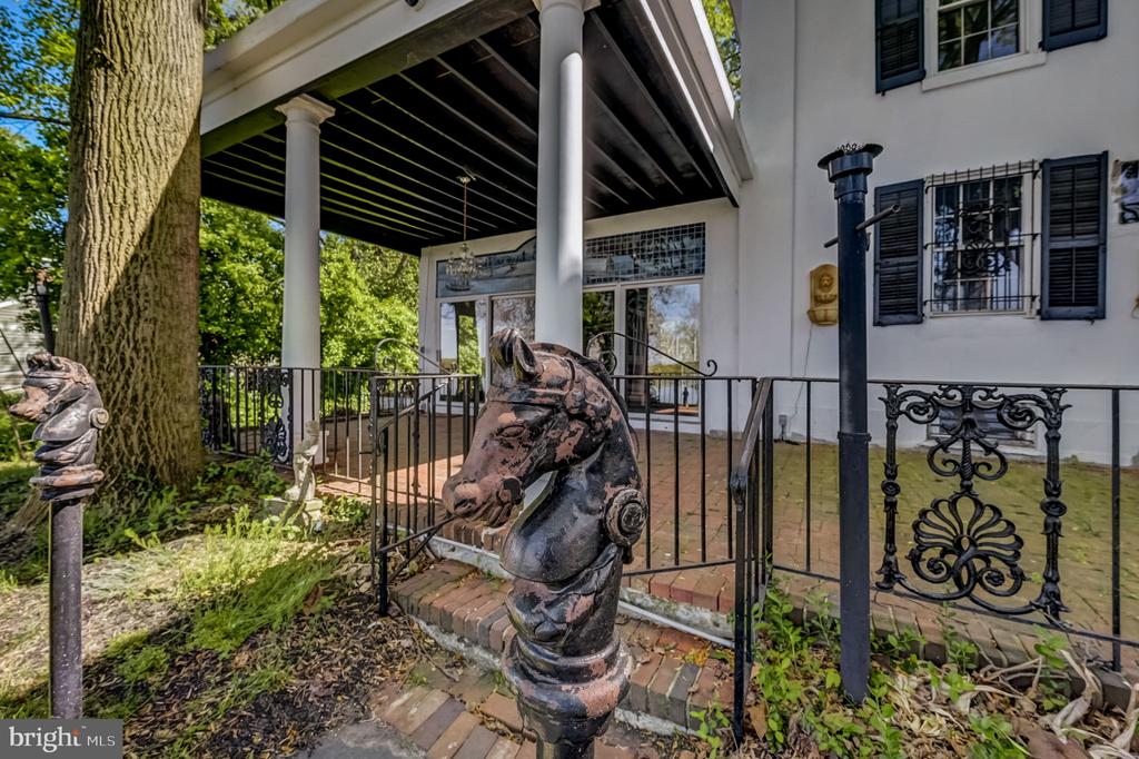 2 Walnut St