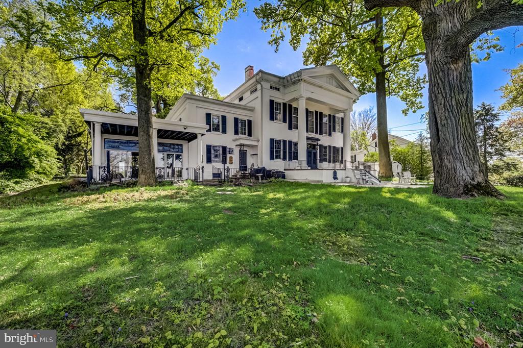 2 Walnut St