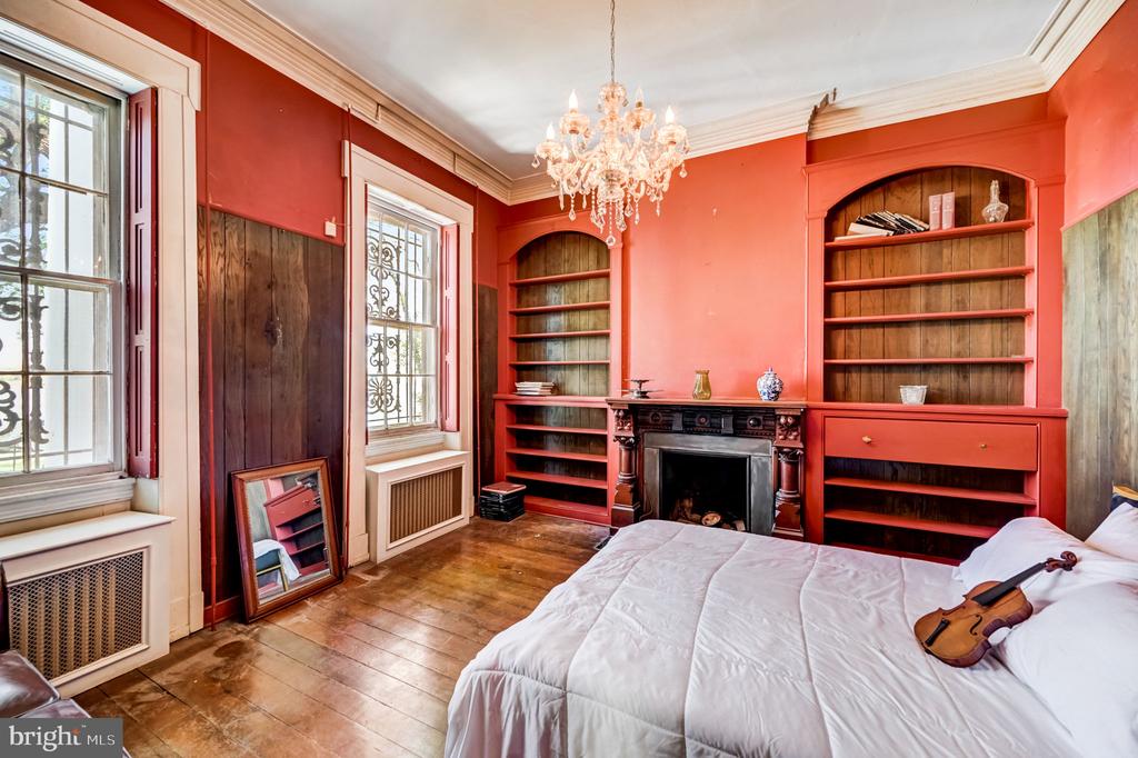 2 Walnut St
