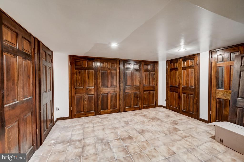 2 Walnut St