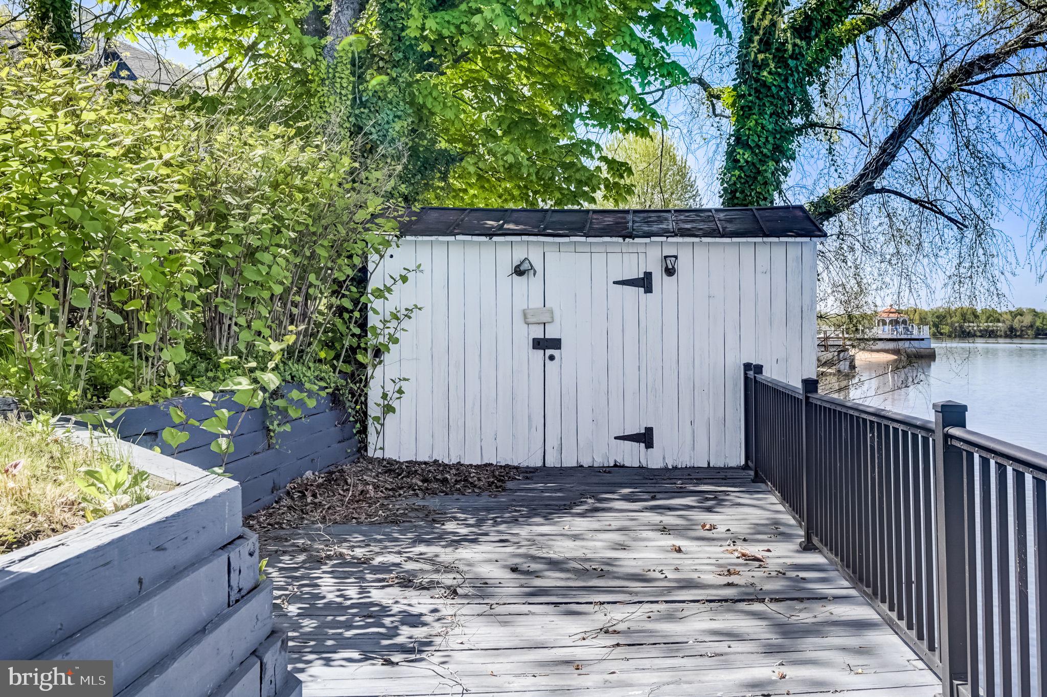 2 Walnut St