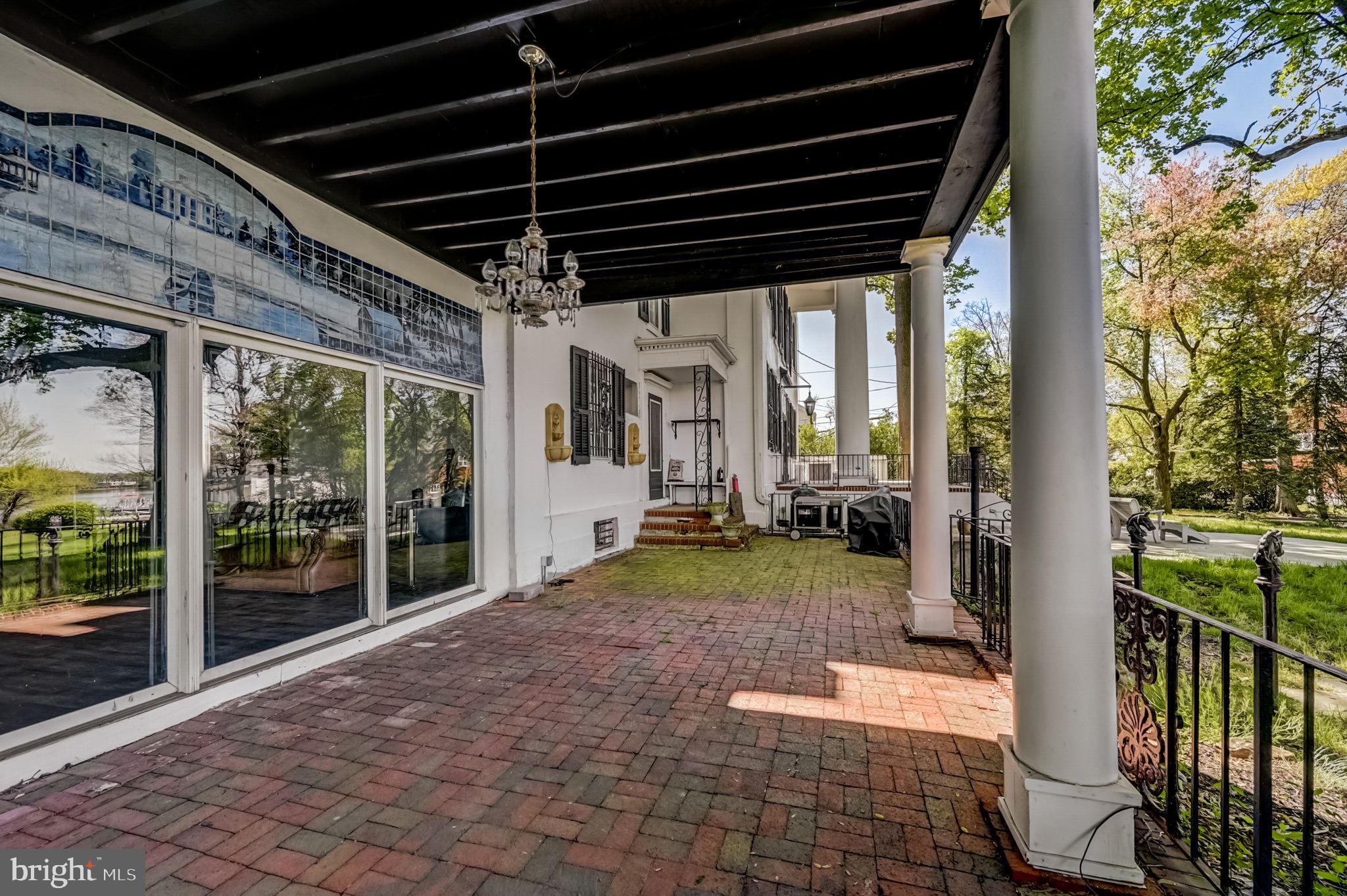 2 Walnut St