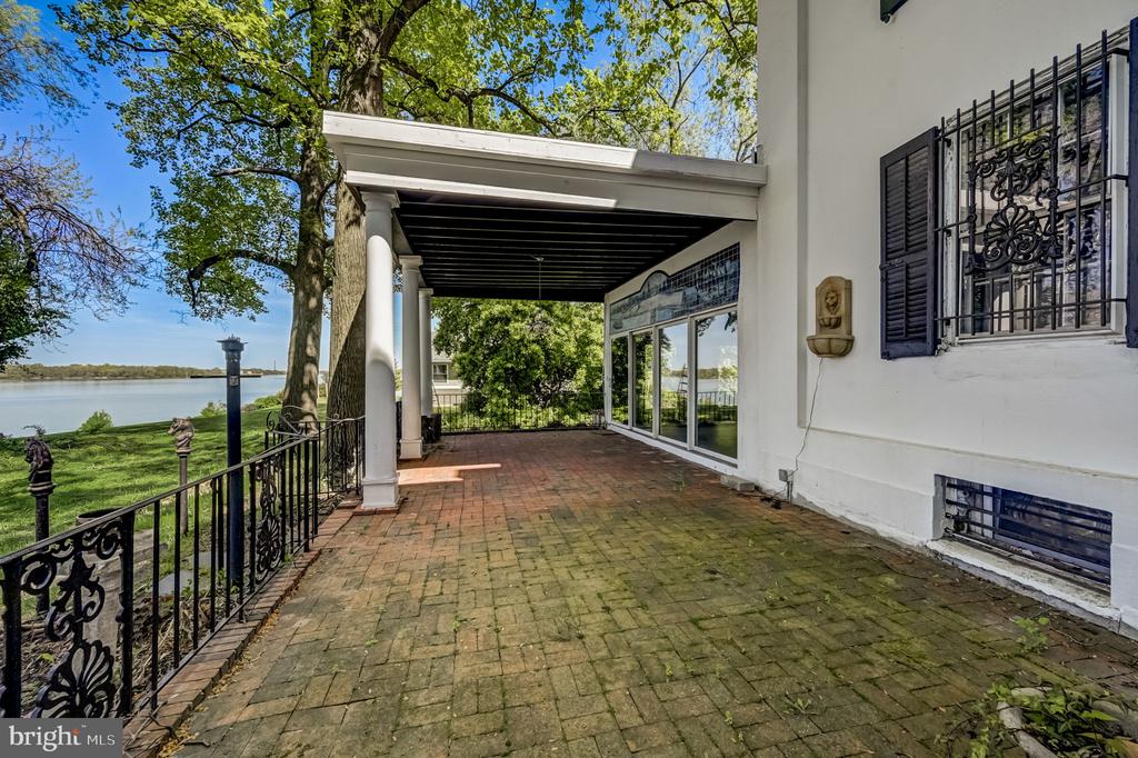 2 Walnut St