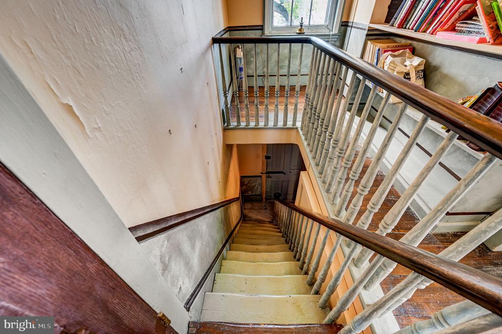 2 Walnut St