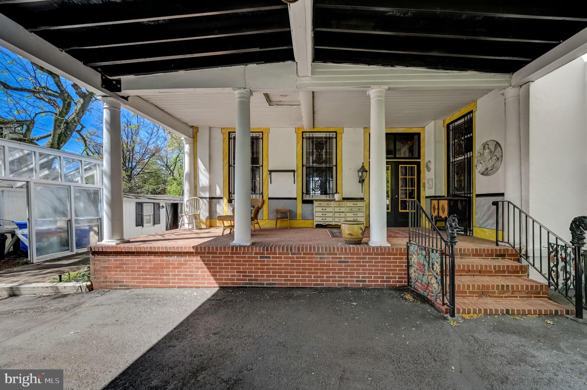 2 Walnut St