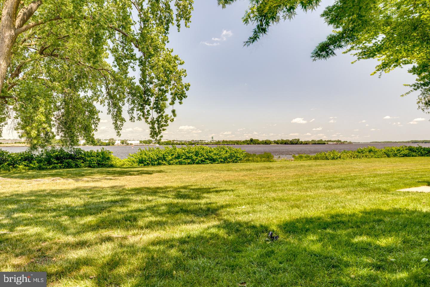 2126 HARBOUR DRIVE 2126